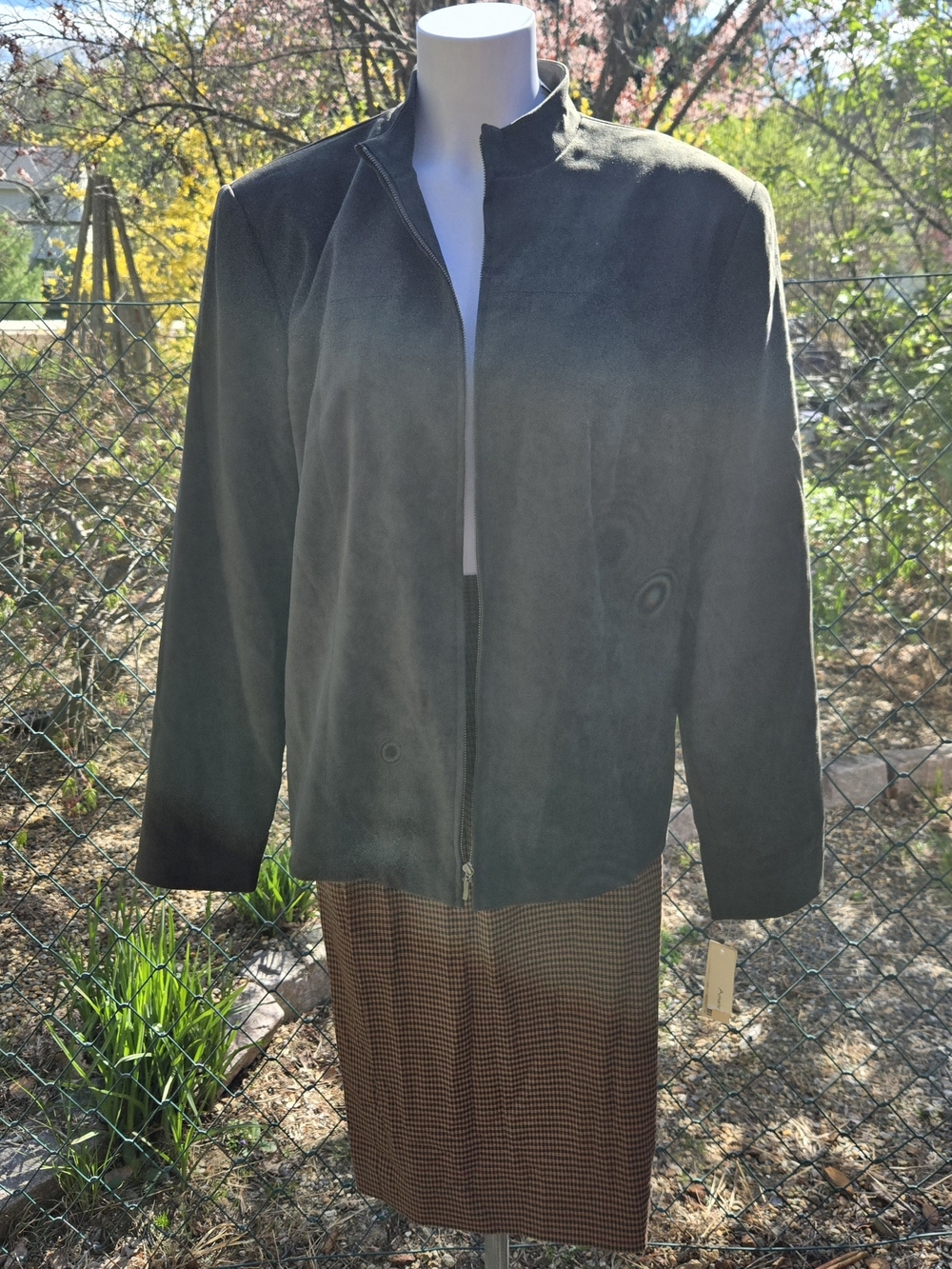 Amanda Smith Black Zip-Front Shirt Jacket with Brown Houndstooth Skirt